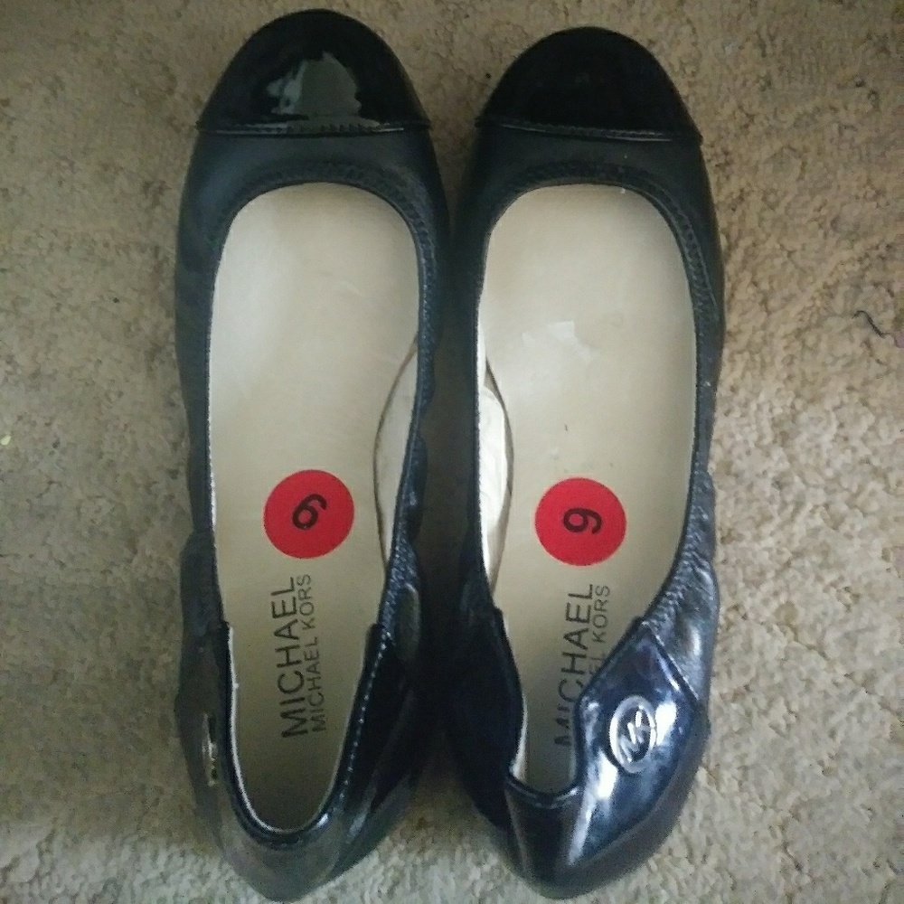Michael Khors flats
